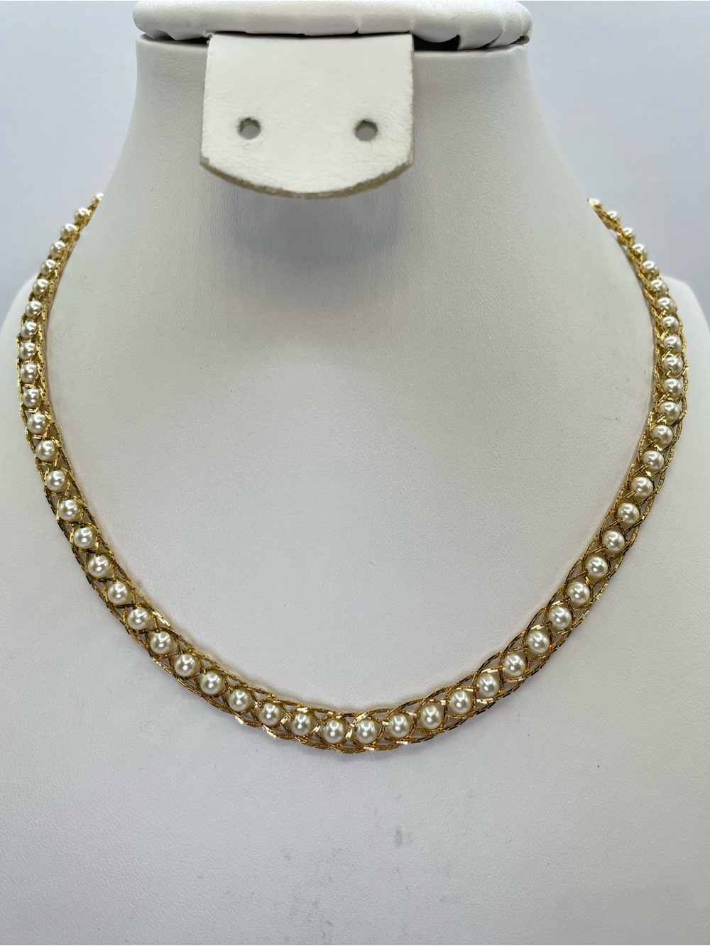 Napier Gold Tone Faux Pearl Dainty Necklace Vintage Classic Elegant Jewelry